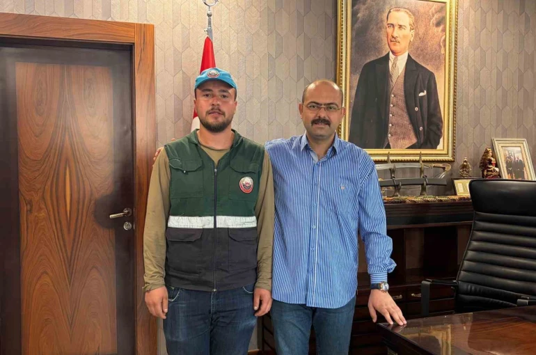 Belediye personelinden örnek davranış: Bulduğu altını sahibine ulaştırdı
