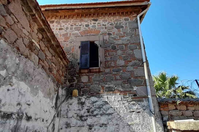 Bergama’nın 220 yıllık tarihi şapeli satışa çıkarıldı
