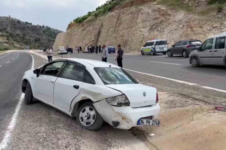 Besni’de otomobiller çarpıştı: 2 yaralı 