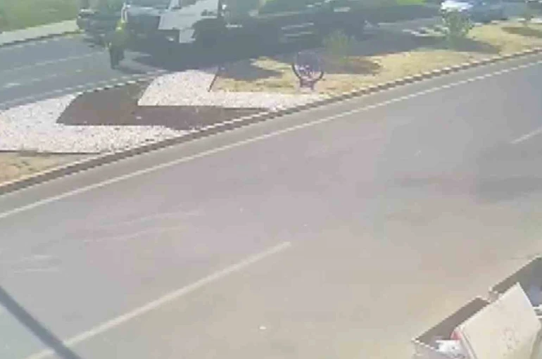 Beton mikserinin altında kaldı, kaza anı görüntüleri ortaya çıktı