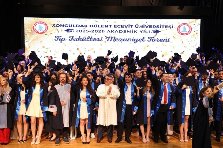 BEUN’da genç doktorlar meslek hayatına uğurlandı