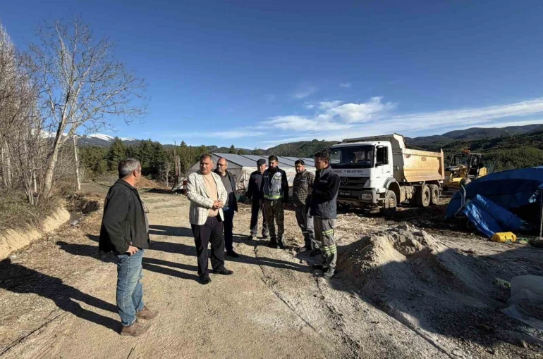 Beyağaç’ta arazi yolları düzenleniyor