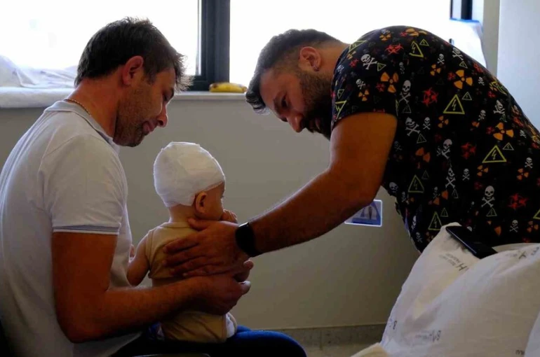 Beyin kanaması geçiren Çınar bebek doktorun hızlı müdahalesiyle şifa buldu