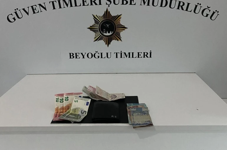 Beyoğlu’nda güven timleri yankesiciyi suçüstü yakaladı
