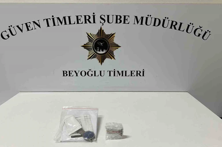 Beyoğlu’nda kargo paketlerini böyle çaldı