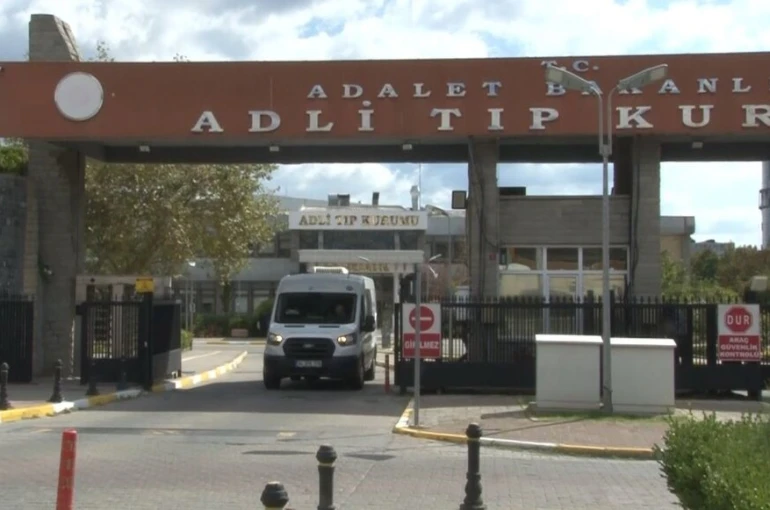 Beyoğlu’nda uğradığı silahlı saldırı sonucu hayatını kaybeden taksicinin cenazesi Adli Tıp Kurumu’ndan teslim alındı 