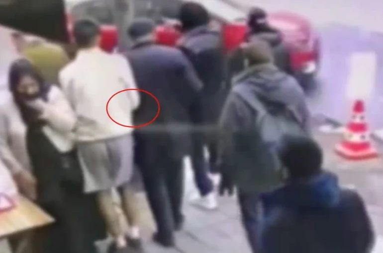Beyoğlu’nda yankesicilik yapan şüpheli yakalandı