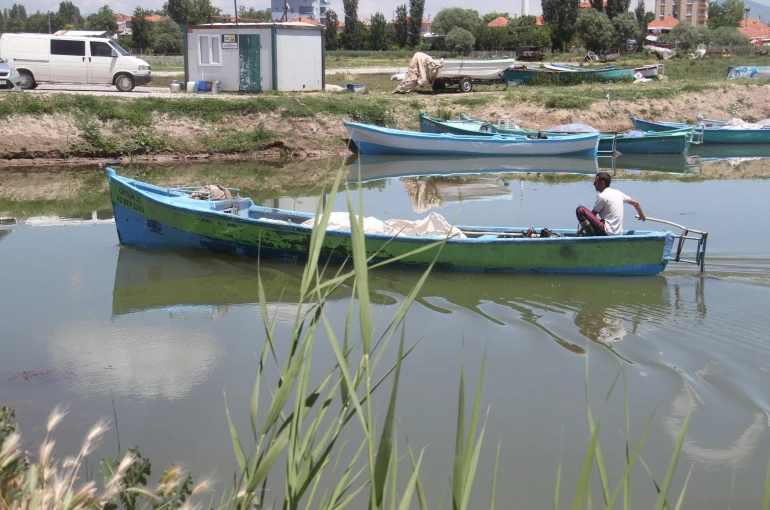 Beyşehir Gölü'nde balıkçılar yeni av sezonunu "vira bismillah" diyerek açtı