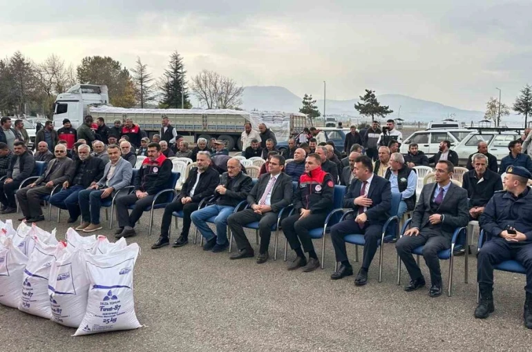 Beyşehir’de üreticilere kırmızı mercimek tohumu desteği