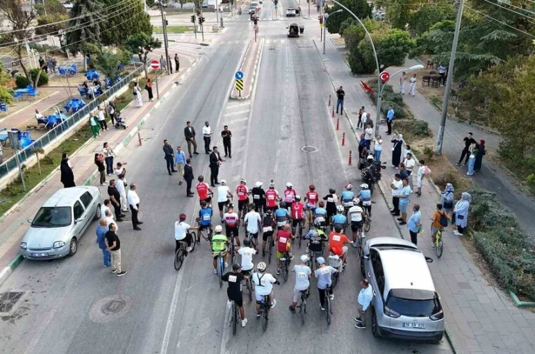 Biber Festivali kapsamında bisiklet yarışı nefes kesti