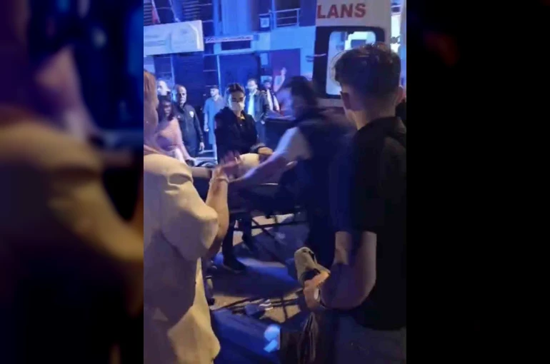 Bıçaklı kavgada genç adam ağır yaralandı, şüpheli aranıyor