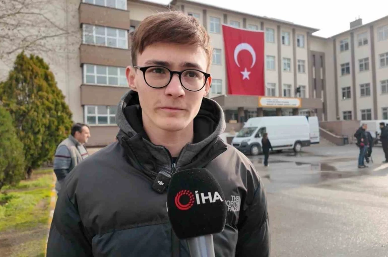 Bıçaklı saldırıda görgü tanığı dehşet anlarını anlattı: "Hoca koridora çıkınca yanında durduk ama elimizden bir şey gelmedi"