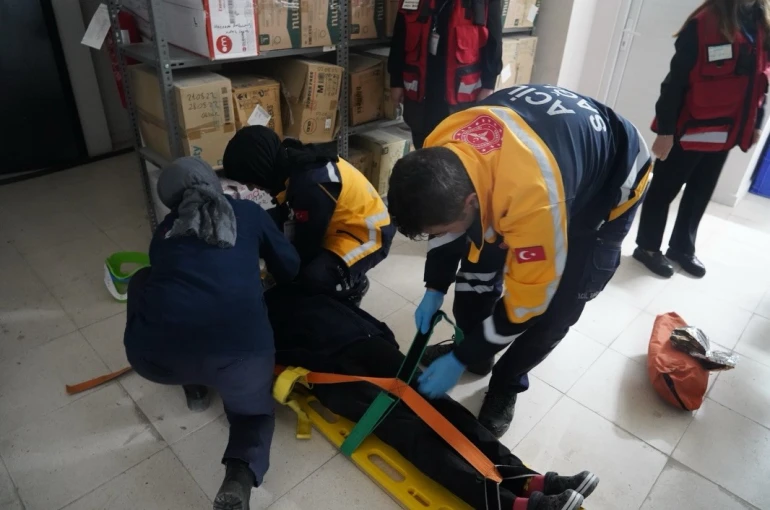 Bilecik Eğitim ve Araştırma Hastanesi’nde kırmızı kod tatbikatı gerçekleştirildi