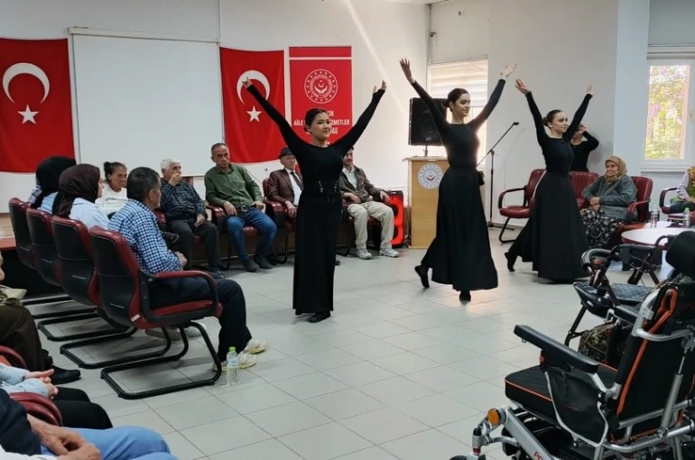 Bilecik huzurevinde Kafkas halk oyunlarıyla renkli anlar yaşandı