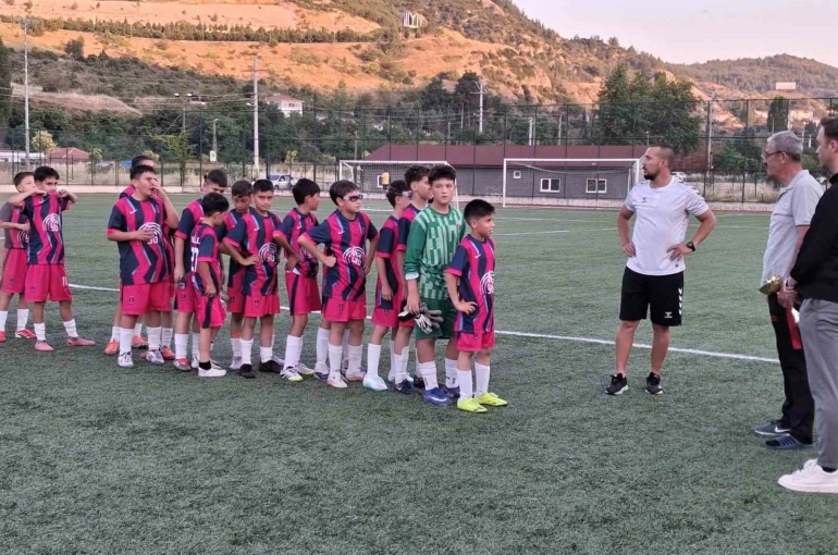 Bilecik U12 Gençler Ligi’nin şampiyonu 4 Eylülspor oldu