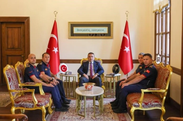 Bilecik Valisi Sözer, itfaiye personelleri ile bir araya geldi