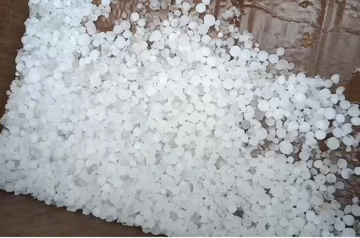 Bilecik’i ceviz büyüklüğündeki dolu vurdu