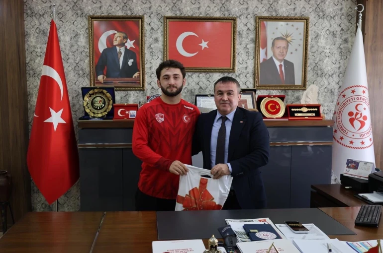 Bilecikli Salih Yusuf Yazıcı U20 Türkiye Güreş Şampiyonu oldu