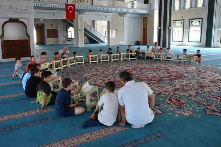 Bilecik’te camiler yaz Kur’an kurslarıyla şenlendi
