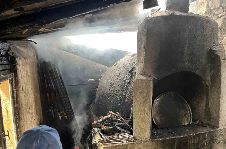 Bilecik’te fırın ve kiler olarak kullanılan alanda yangın