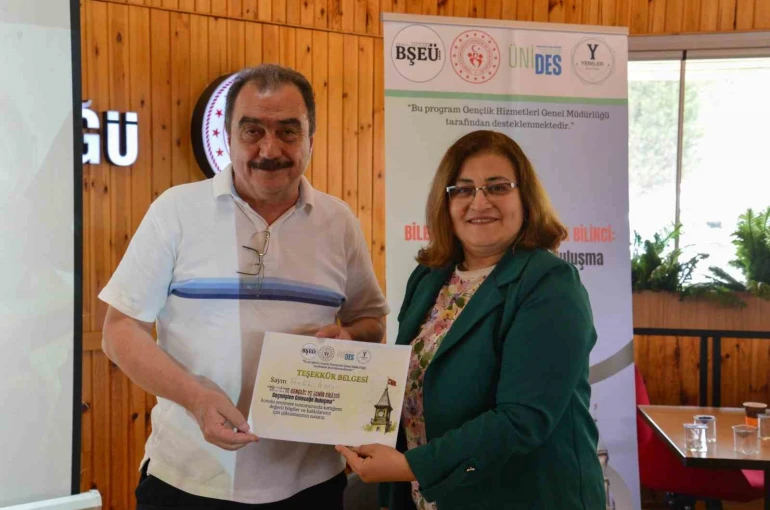 Bilecik’te ’Gençlik ve Şehir Bilinci Geçmişten Geleceğe Buluşma’ programı düzenlendi