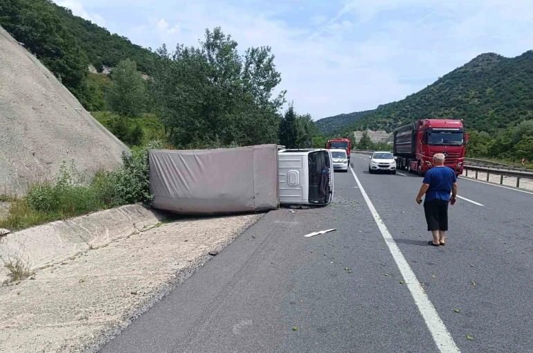 Bilecik’te kamyonetin devrildiği kazada 1 kişi yaralandı 