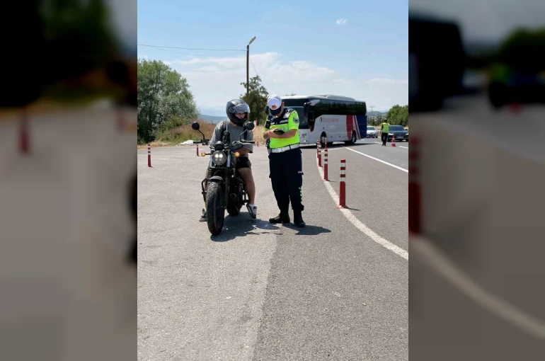 Bilecik’te motosiklet sürücülerine güvenli sürüş eğitimi