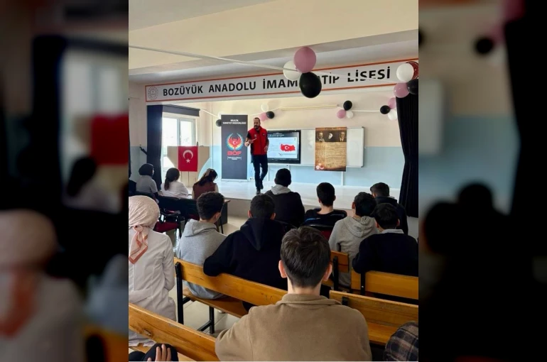 Bilecik’te öğrencilere terör ve güvenli internet eğitimi