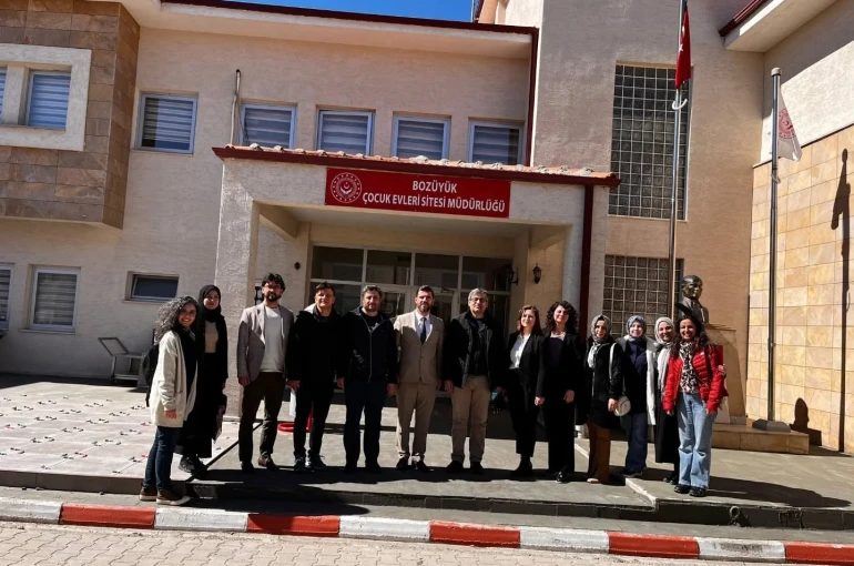 Bilecik’te ortaokul öğrencilerine bayram hediyesi