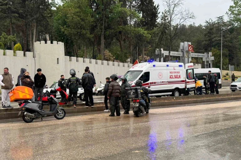Bilecik’te ticari araç ile motosiklet çarpıştı; 1 yaralı