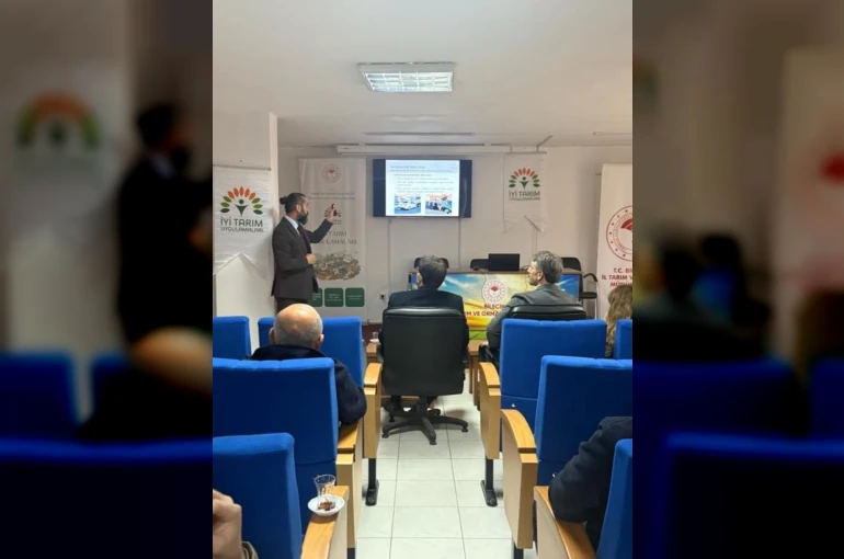 Bilecik’te üreticilere marulda iyi tarım uygulamaları eğitimi