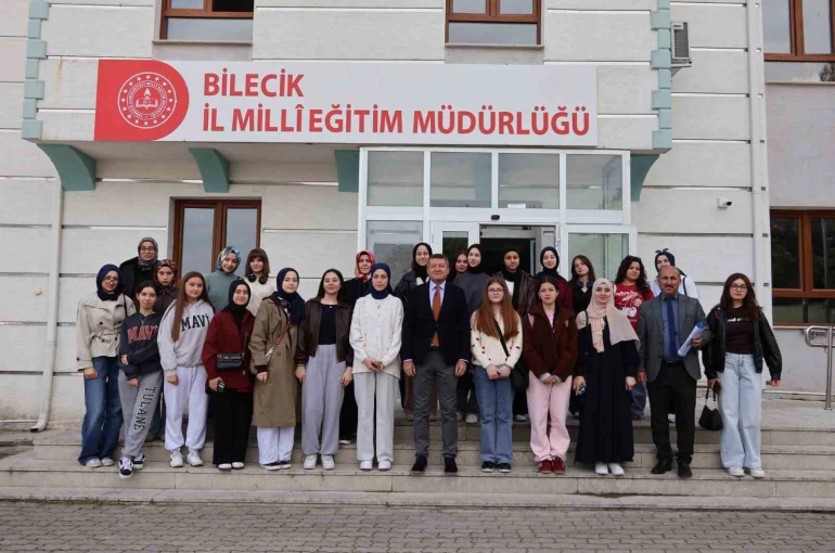 Bilecik’ten 50 öğrenci gençlik kamplarına uğurlandı