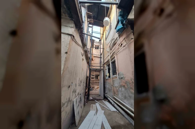 Bina dışına kurulan yük asansörü düştü: 80 yaşındaki kadın hayatını kaybetti