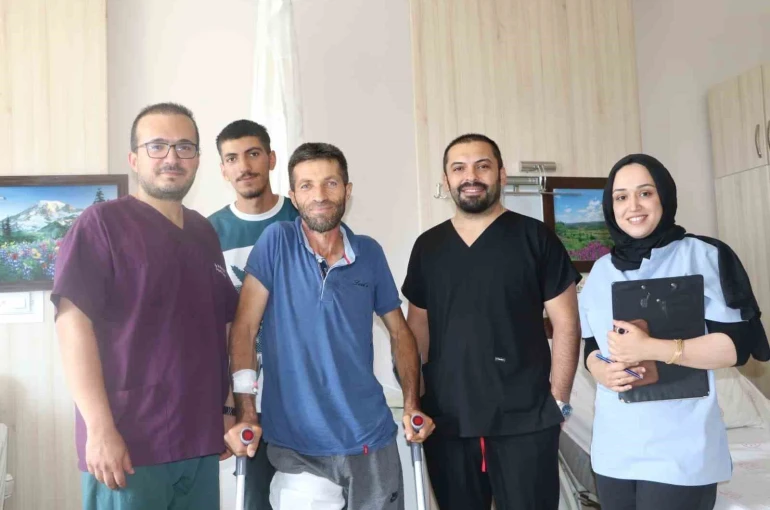 Bingöl’de 37 yıldır yürümekte zorlanan hastaya 10 saatlik operasyon
