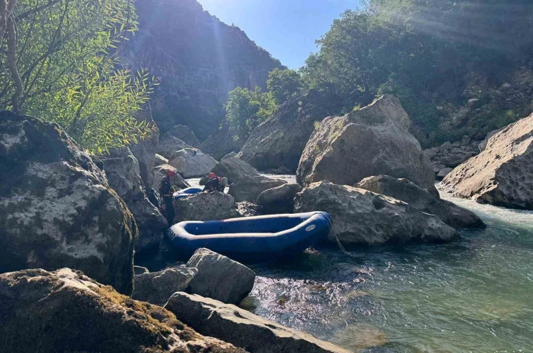 Bingöl’de akıntıya kapılan şahsı arama çalışmaları sürüyor