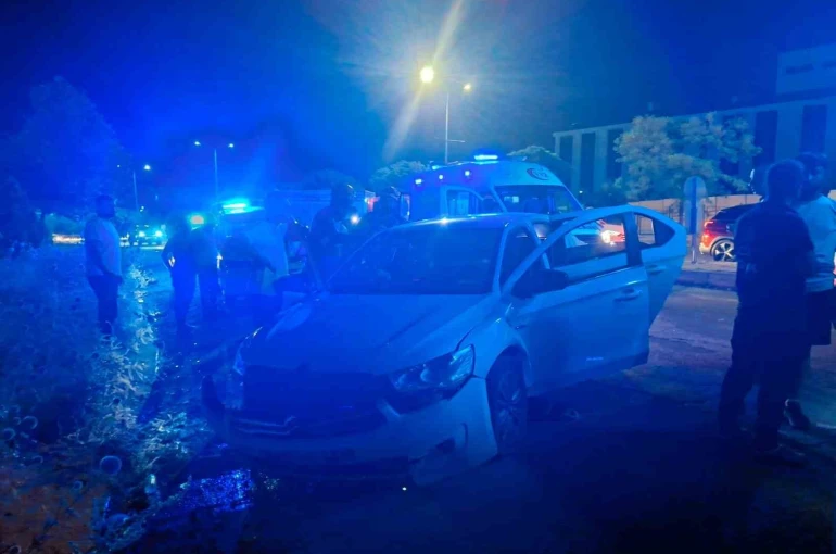Bingöl’de iki otomobil çarpıştı: 2 yaralı