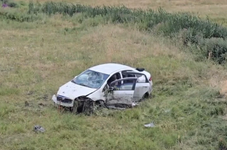 Bingöl’de kontrolden çıkan otomobil araziye uçtu: 3 yaralı