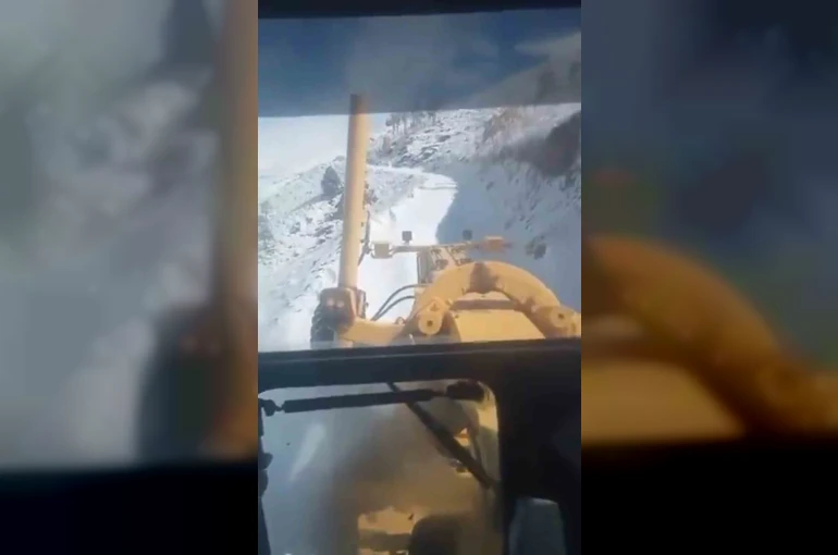 Bingöl’de mevsiminin ilk karı yağdı: Ekipler hemen harekete geçti