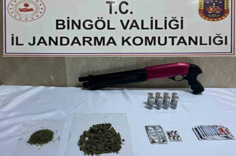 Bingöl’de uyuşturucu madde ve ruhsatsız silah ele geçirdi