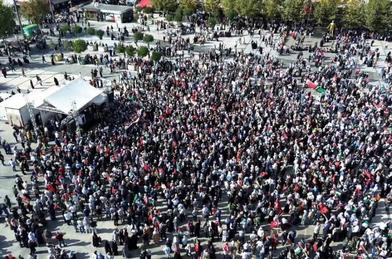 Binler, Filistin için tek ses oldu: Sakarya’dan dünyaya "Gazze’ye özgürlük" mesajı verdiler
