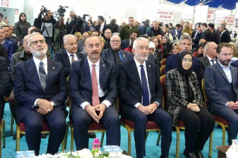 Binlerce kitapseveri yazarlarıyla buluşturacak "8. Isparta Kitap Fuarı" açıldı