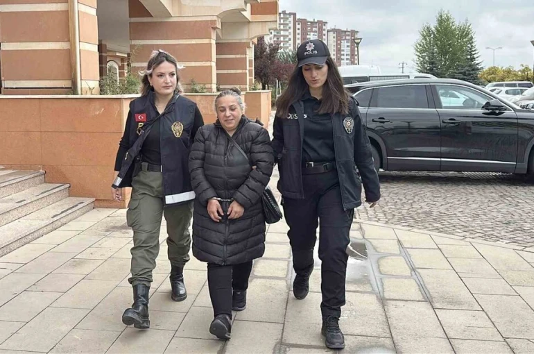Bir gün boyunca evde yalnız bıraktığı bebeğinin ölümüne sebep olan kadına 22 yıl hapis cezası