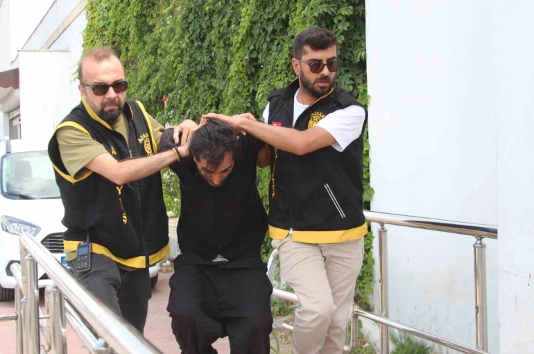 Birlikte yaşadığı kadını çekiçle darbedip boğazından bıçaklamıştı: "Sürekli dışarı çıkıp başkalarıyla görüşüyordu"