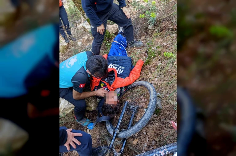 Bisiklet sürücüsü 10 metrelik şarampole yuvarlandı