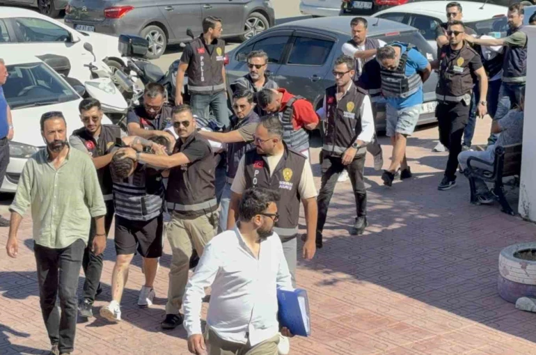 Bitez’deki cinayet soruşturmasında 7 şüpheli adliyeye sevk edildi