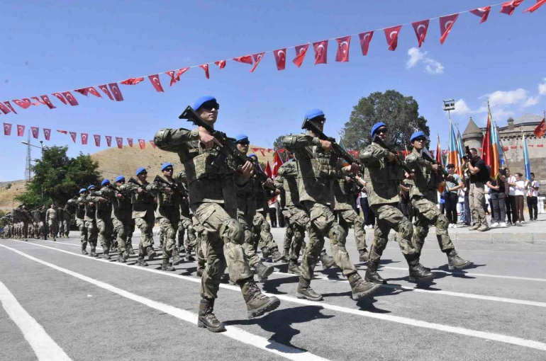 Bitlis’in kurtuluşunun 110. yıl dönümü törenlerle kutlandı