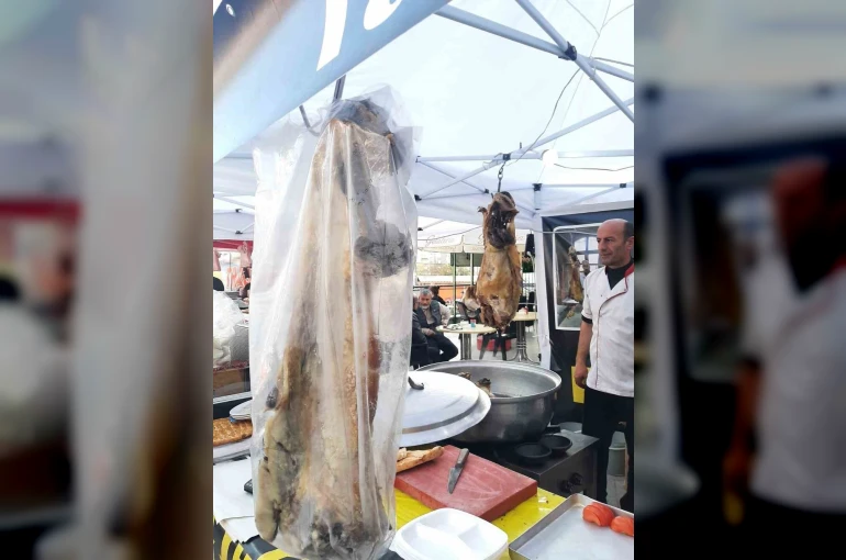 Bitlis’in yöresel ürünleri Ankaralılarla buluştu