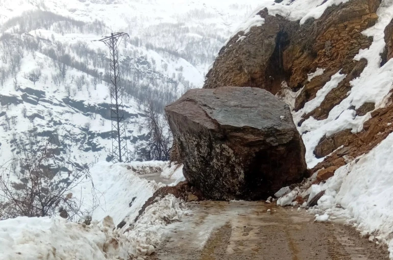 Bitlis’te yağış sonrası 6 farklı noktada heyelan meydana geldi