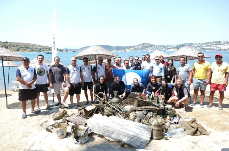 Bodrum’da deniz dibinden 370 kilogram atık çıkarıldı