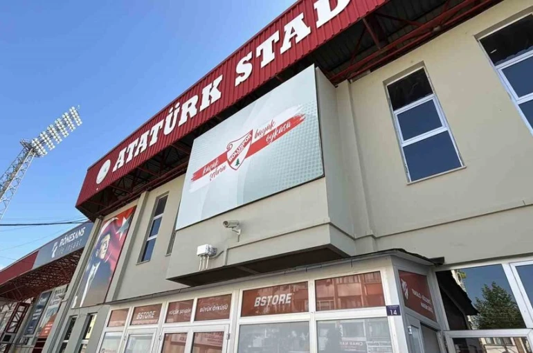 Bolu Atatürk Stadyumu’nda hummalı çalışma